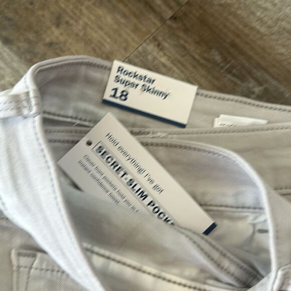 Old Navy Rockstar Super Skinny Tie Dye Jeans Secret-Slim Pocket Gray Size 18 NWT - Picture 3 of 4
